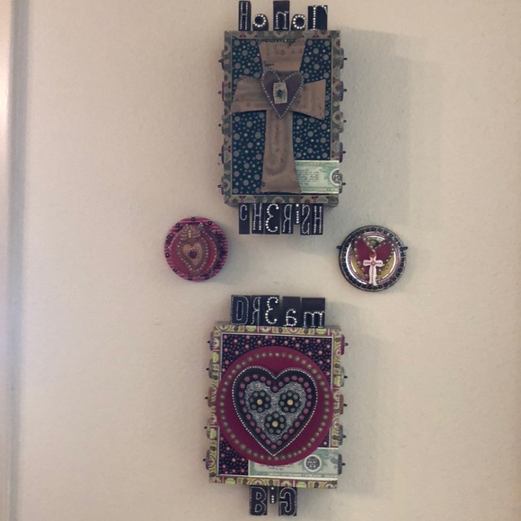 Vintage decor-SEE UP CLOSE PHOTOS